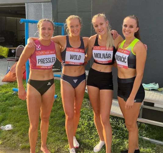 Hurdlers Lena Pressler 🇦🇹, Nora Wold 🇳🇴, Janka Molnár 🇭🇺 and Aneja Simončič 🇸🇮