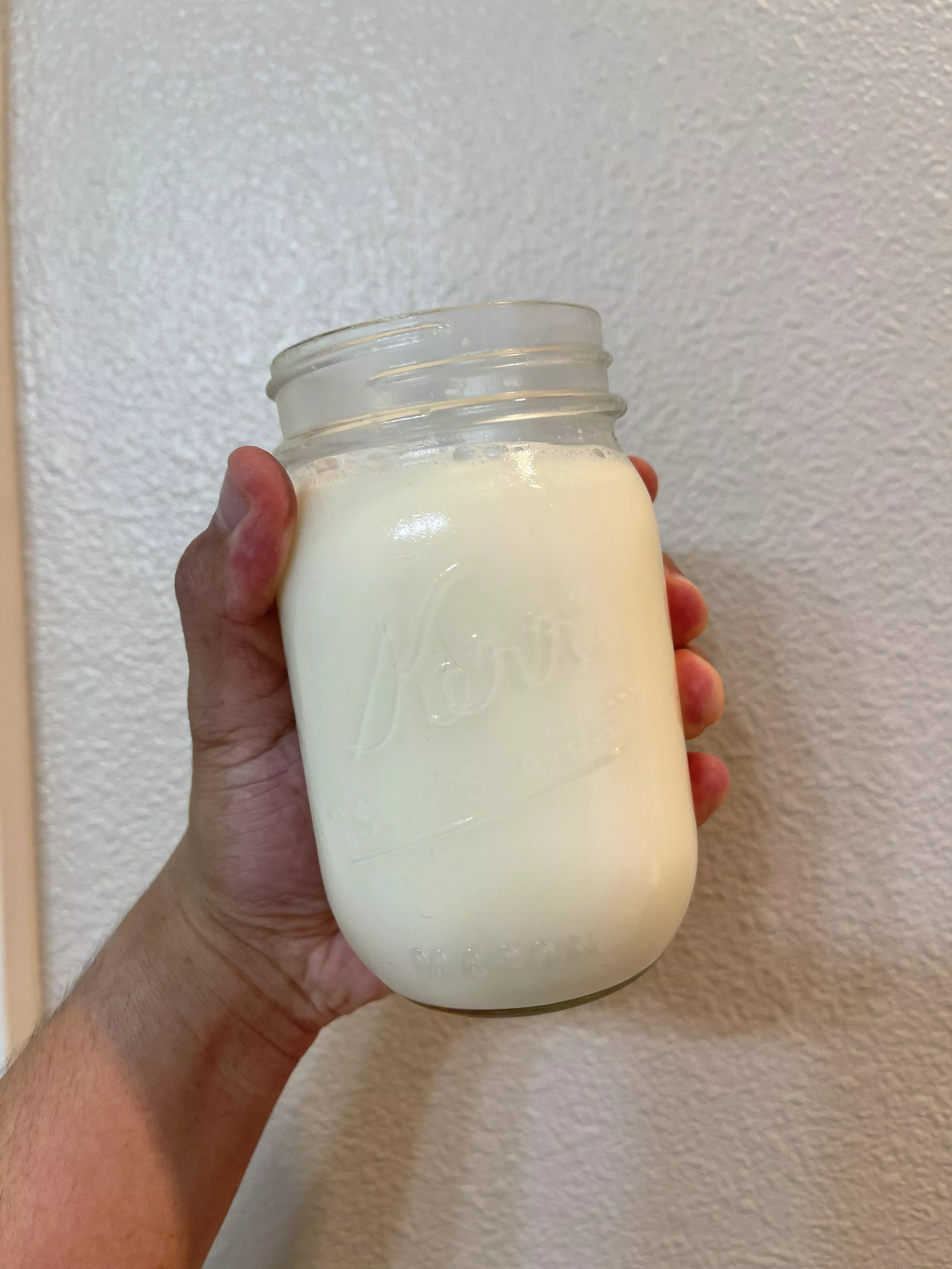 I drank this fatty white breastmilk that a mom gave me freshly pumped 😩🤤