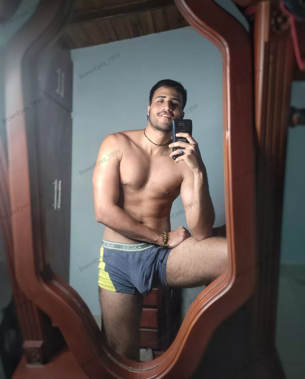 I love taking pictures of myself in this mirror 😋😈