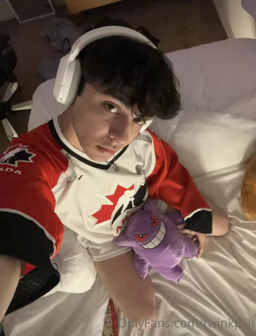 I wanna start posting again but idk