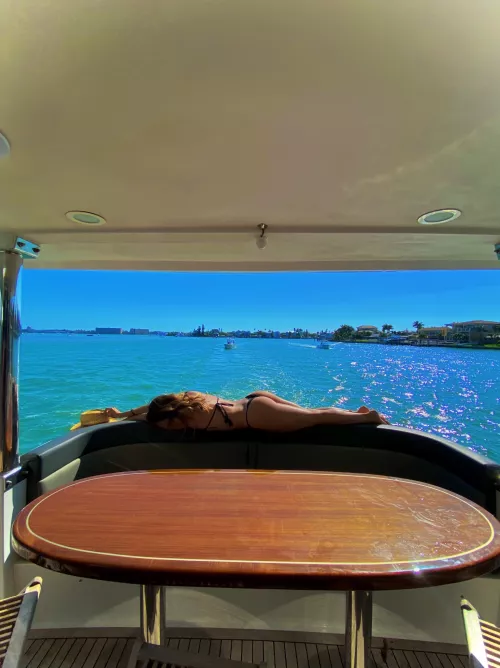 Laying out on the stern