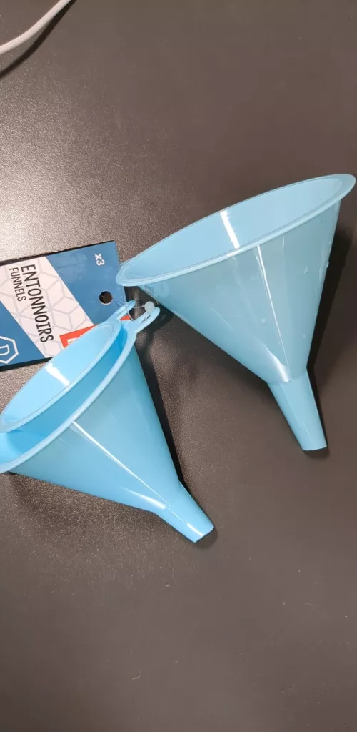 looking for a sugar daddy, to buy me dildos and use me, dm