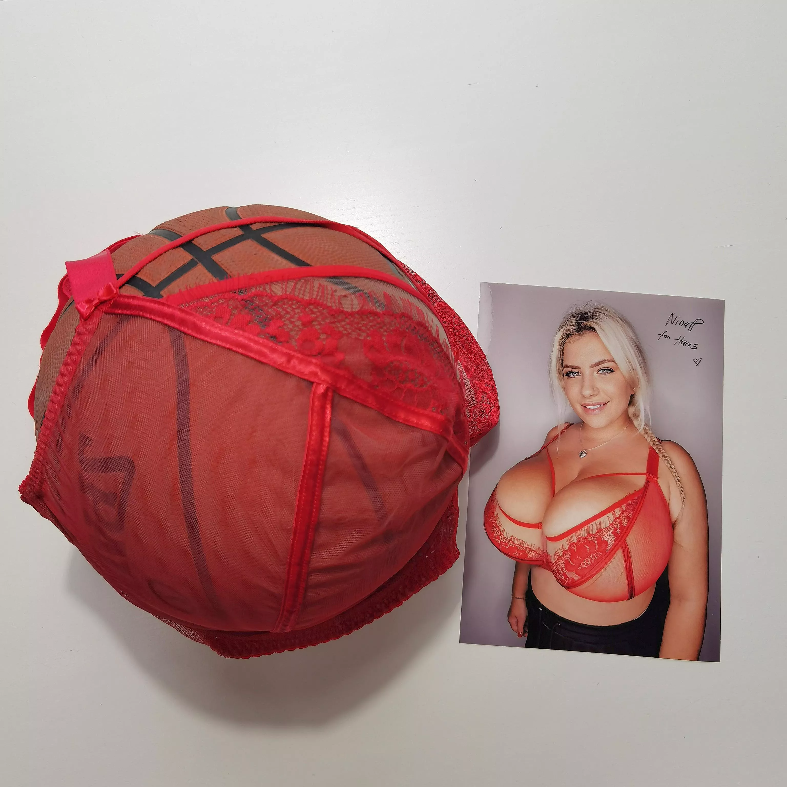 Ups! I forgot to take a photo of me wearing this bra as a hat, because it was already sold to a lucky fan. 🤑 Basketball ball is much bigger than my head, and it still fits inside my bra. That's insane. 🙈