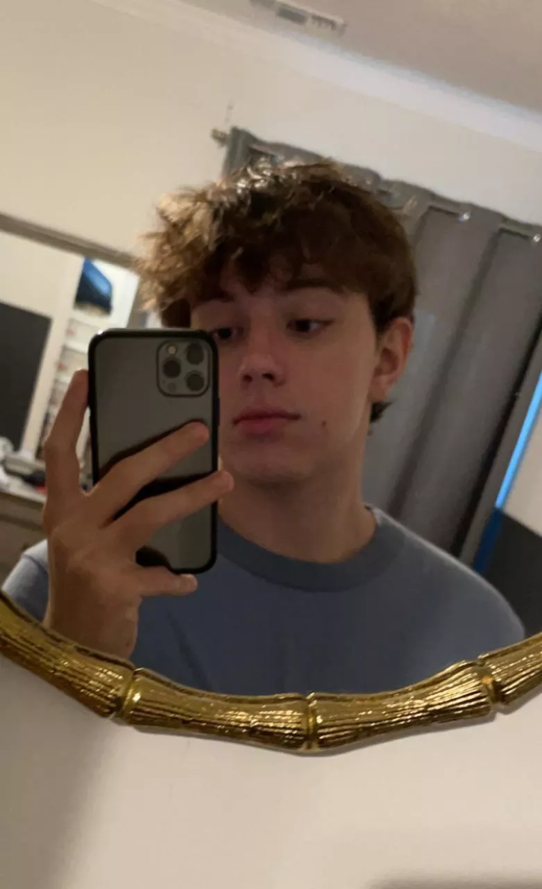 [19] anyone play valorant?;)