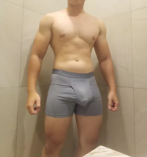 25m in need of a hung to play with