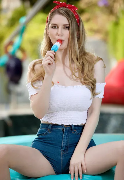 Bunny Spreads Her Legs Open