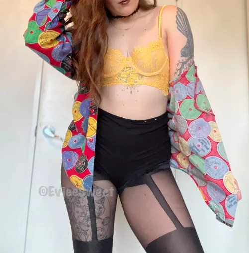 Cute little yellow bralette! Bringing the springtime vibes (I’m in NZ!)