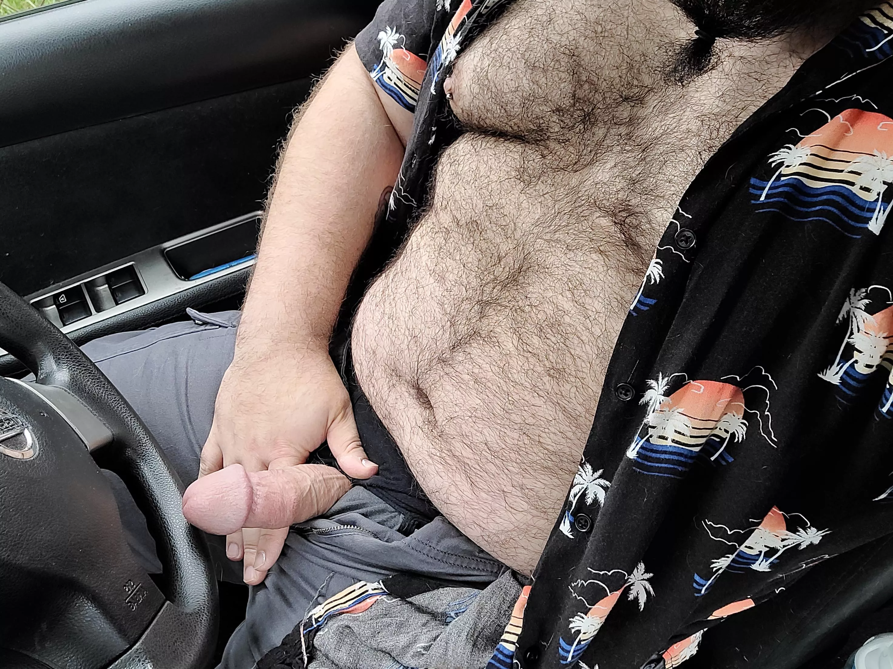 Decided to try some semi-public play, was a little nervous but still exciting😳🚘