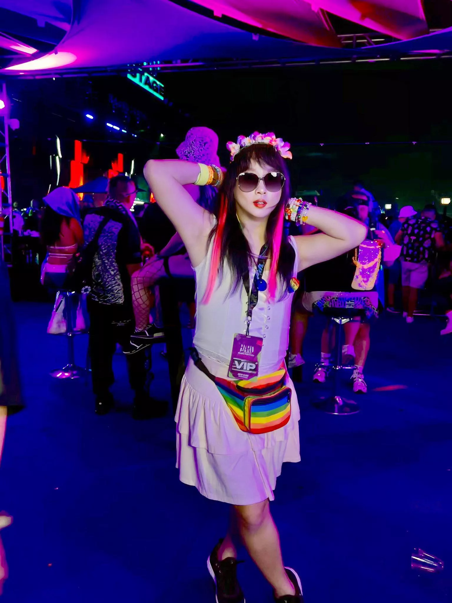 EDM Artist Freya Fox’s Sweaty Asian Armpits