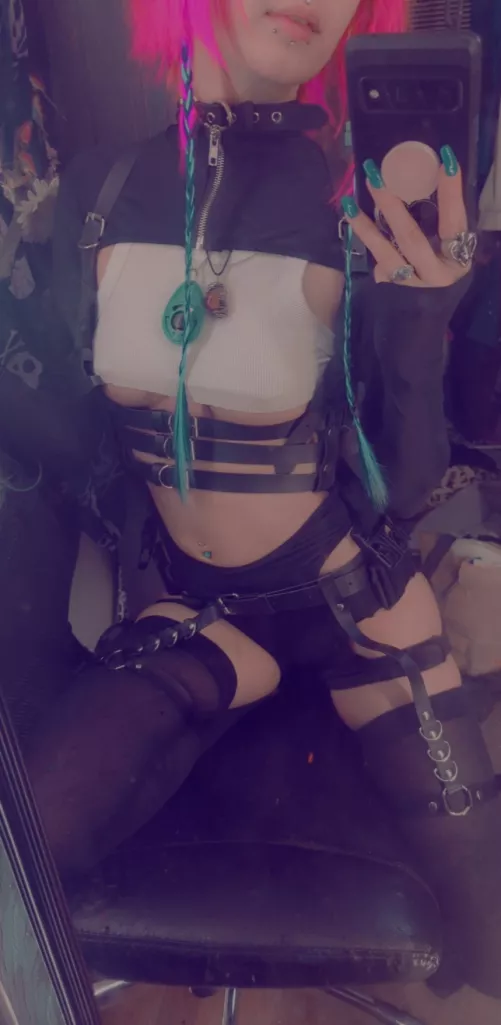 Got my new body suit 😈