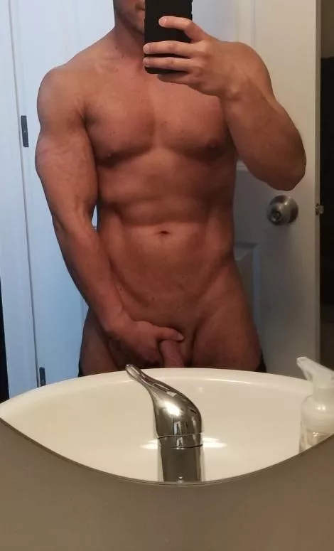 Ladies, wanna be breeded? d(m) open 😋