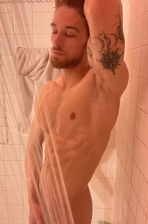 [22] love a good time in the shower 😜