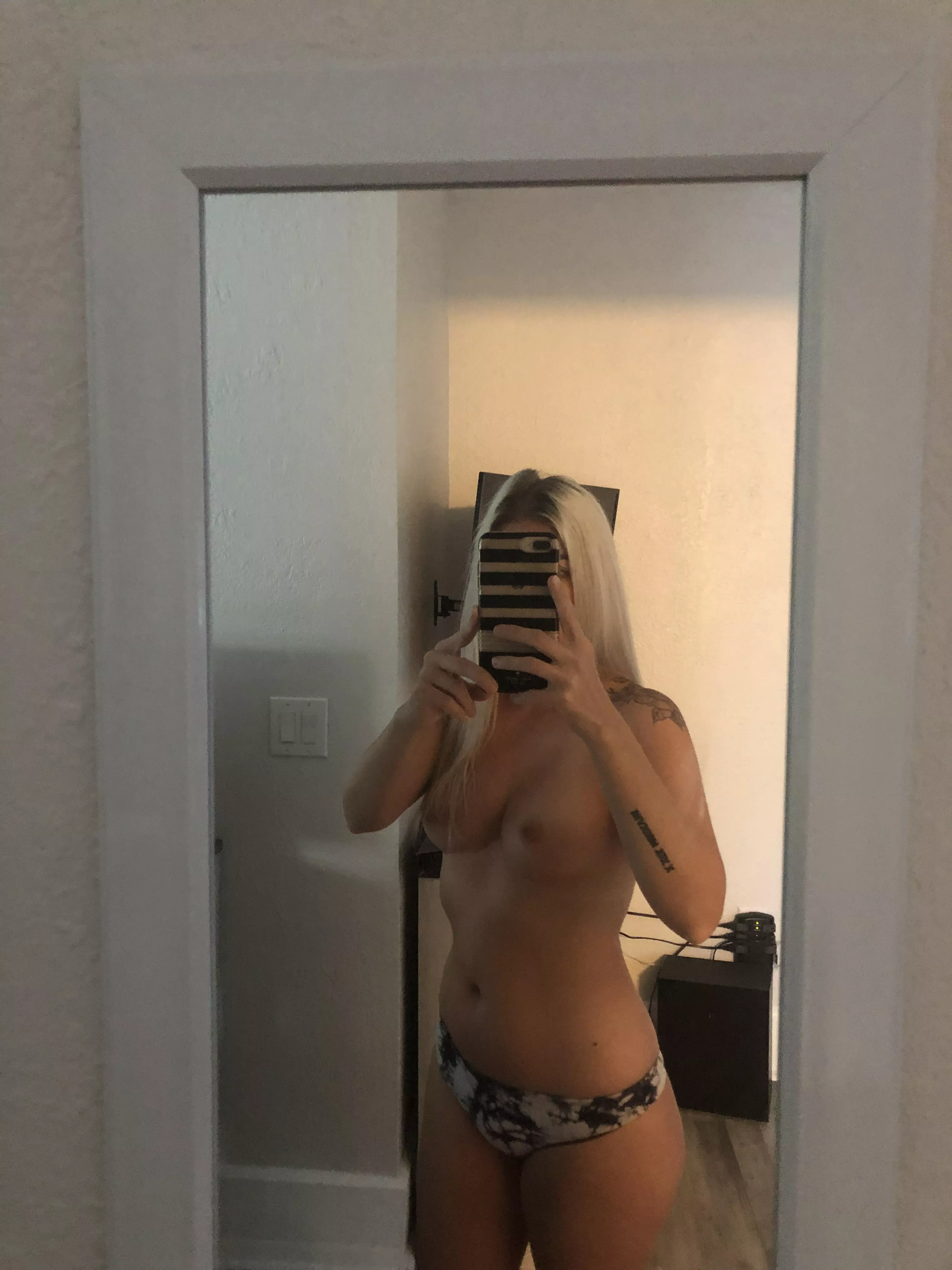 32f Hotwife looking for bull. Chicago suburbs