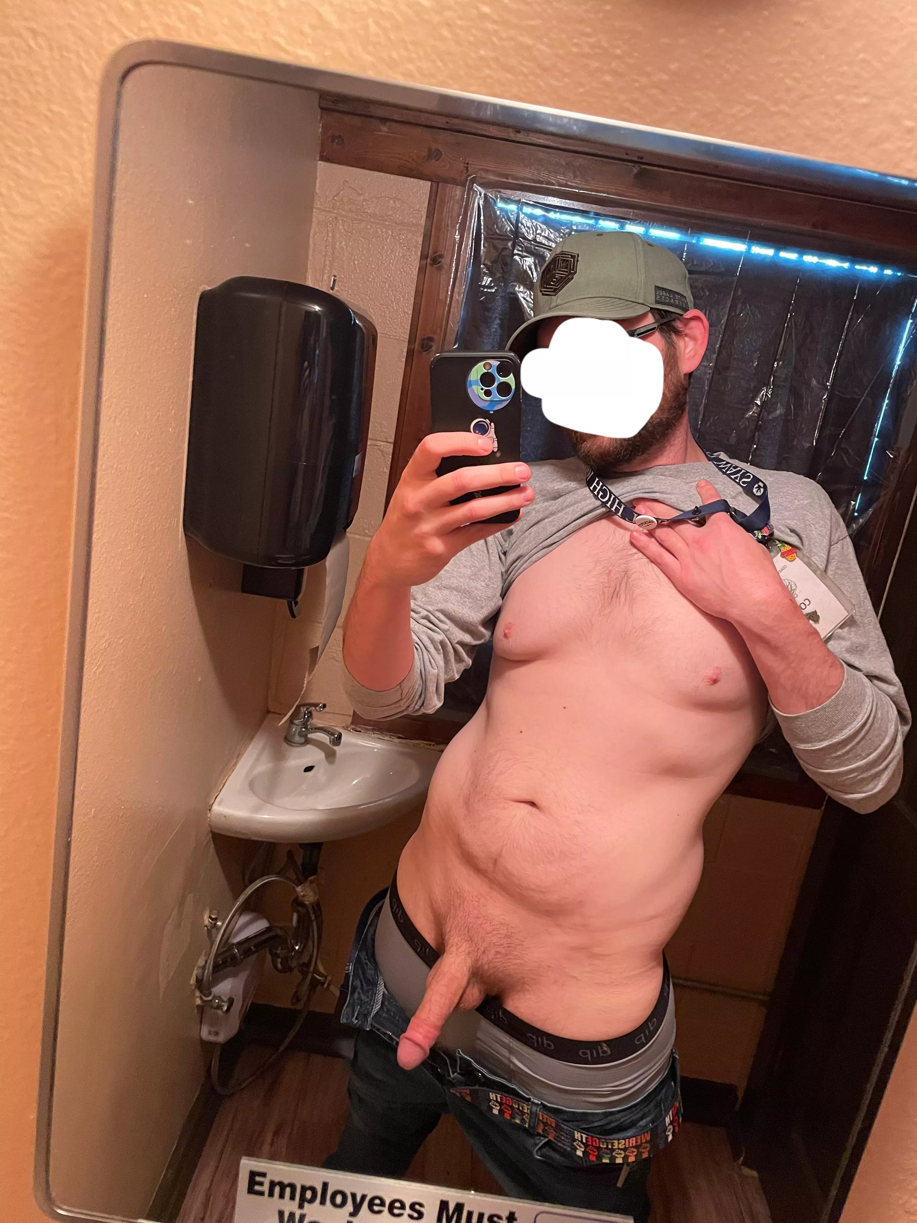 36[M] bored at work. How was everyone’s day today?