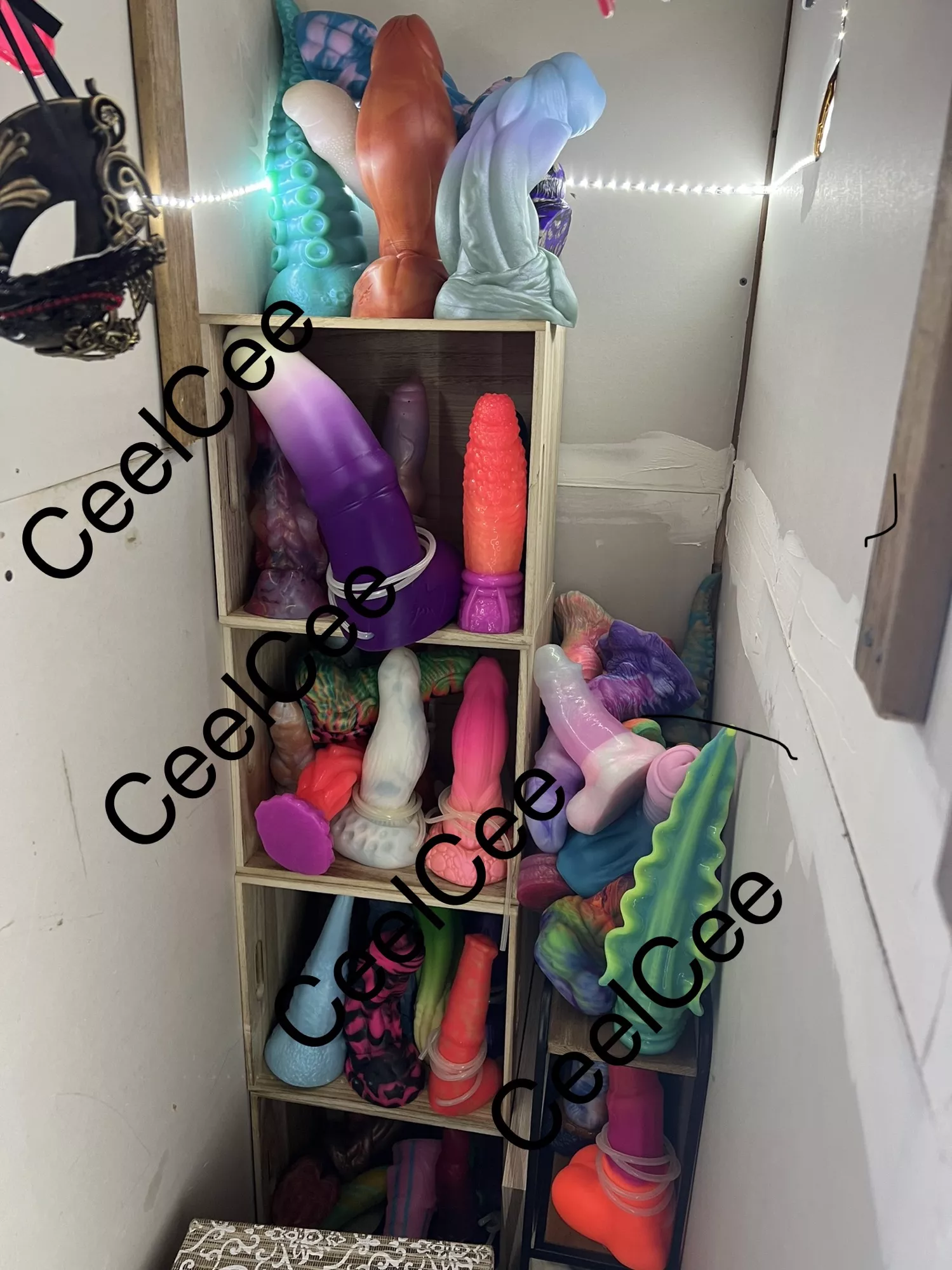 Anyone else a chaotic little dragon hoarder? My pile of treasure. 🐉