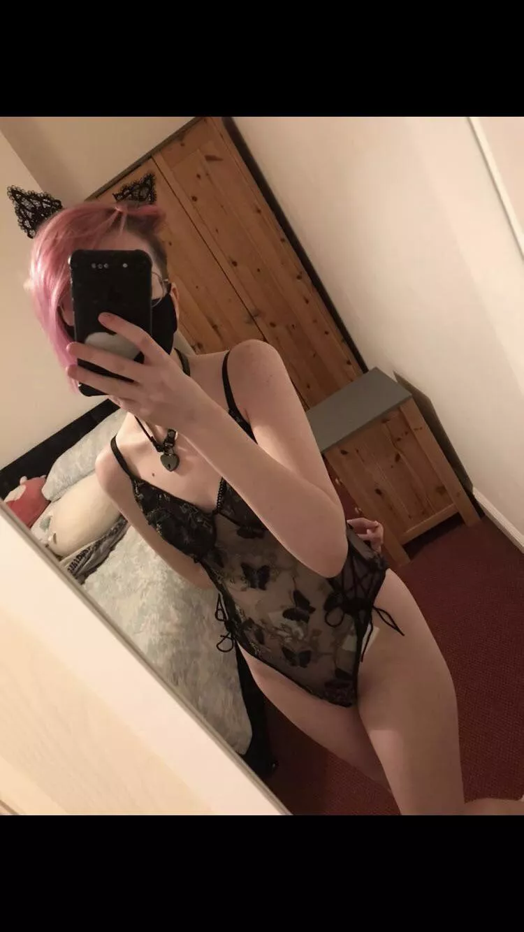 Do you like slutty cat boys? 👉👈