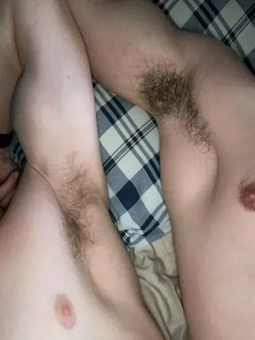 I [20]would love to lick my little brother’s [18]sweaty armpits 🥵🥵