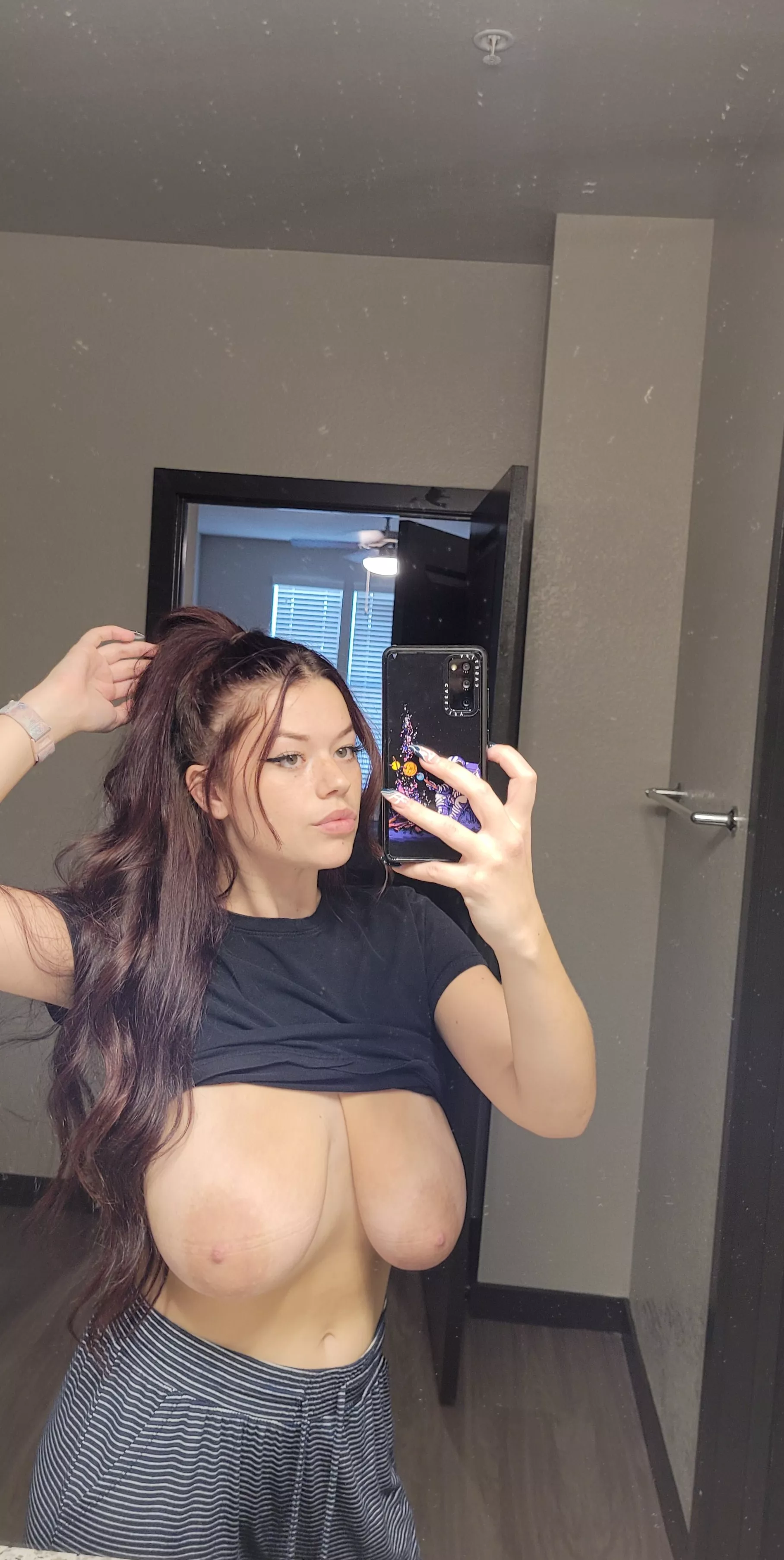 I'm starting to think yall have a crush on me or somethin 💋😜