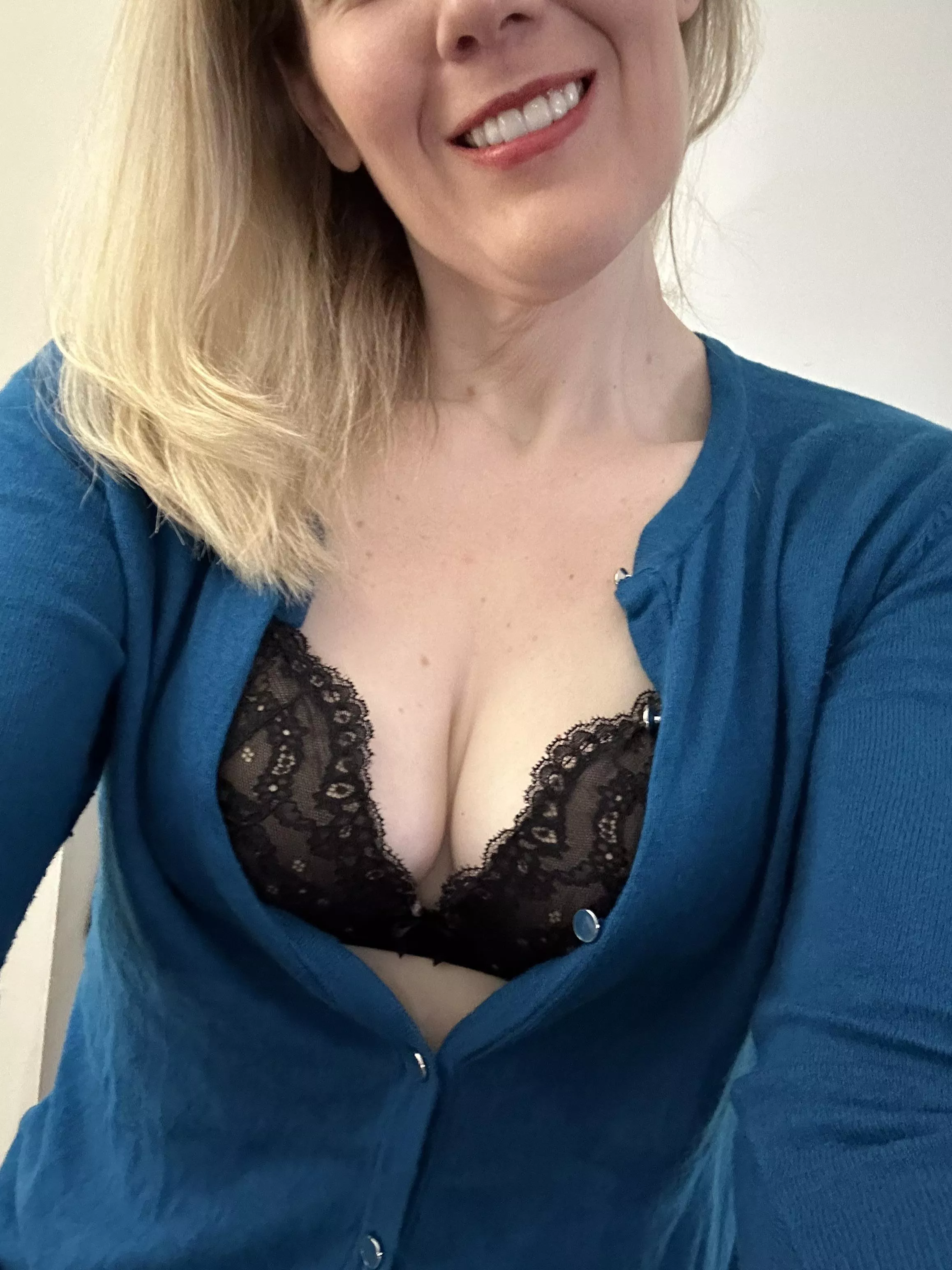 It’s a nice day for a light sweater. It’s a nice day for a- cardigan!