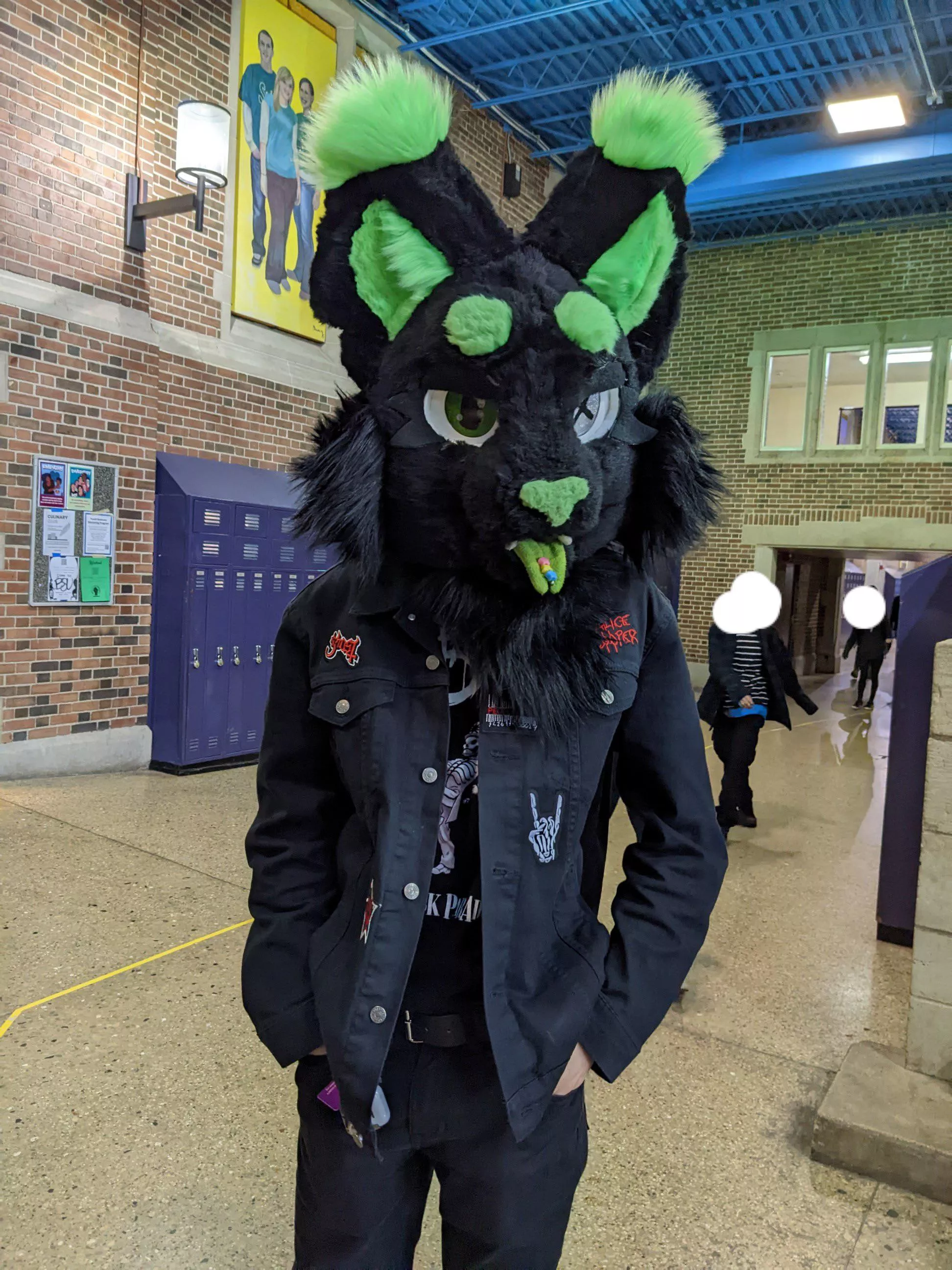 Just tried on my fren’s partial! I think I might have to get one of my own…