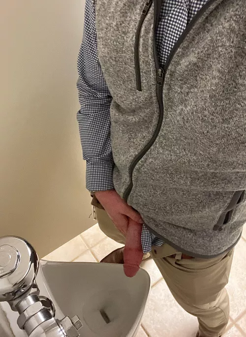[M21] At the work urinal, hopefully my coworkers don’t come in😈