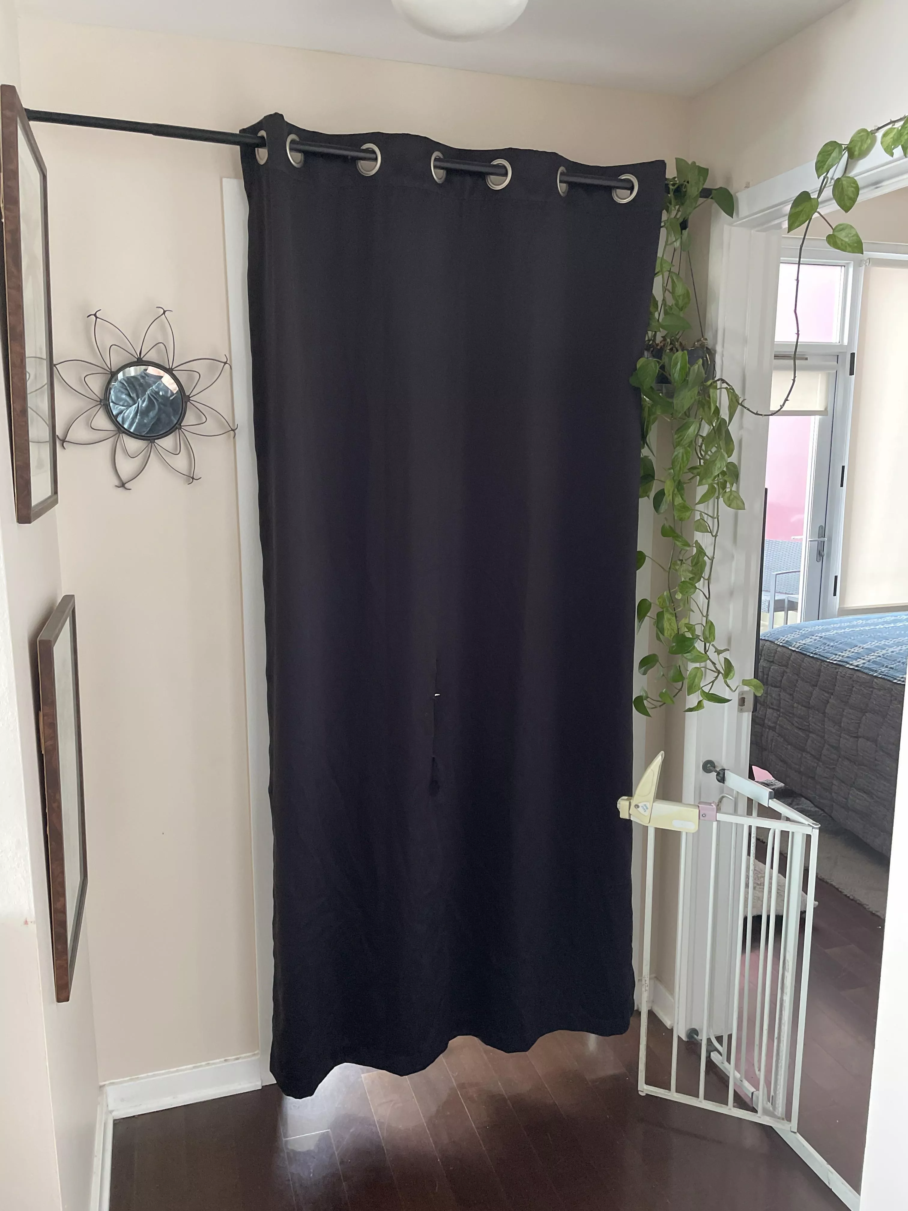 Private Gloryhole in Downtown San Diego tonight. Looking for young, fit males to come by for some bomb anonymous head or fuck me. Include stats, cock pics in response. I can verify I’m young, fit and clean. Easy parking completely anonymous.