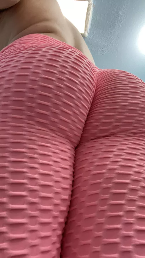 Shirt off, Leggings On