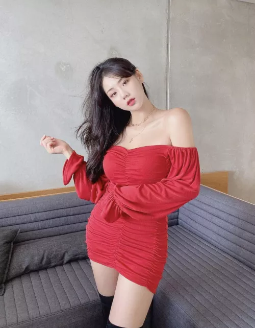 Tight body in tight dress 🥵🥵