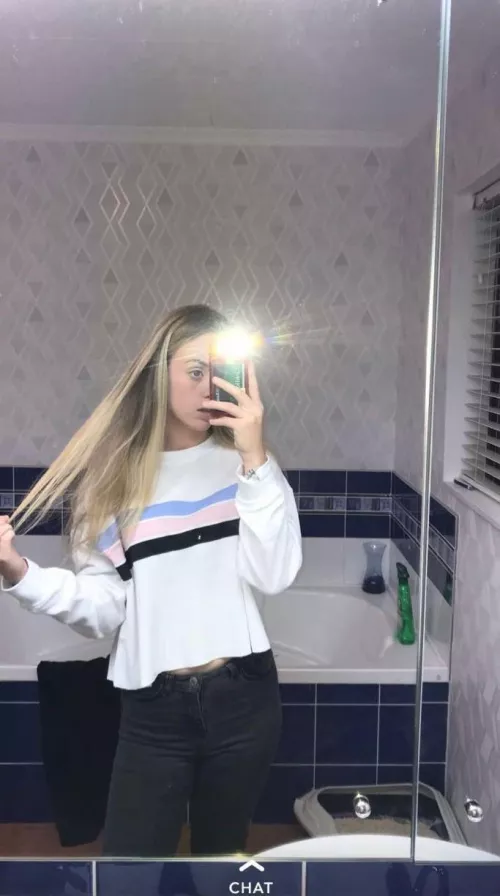 Trading in a bit, my cute innocent looking girl, looking for cute++ show face! Send me sample