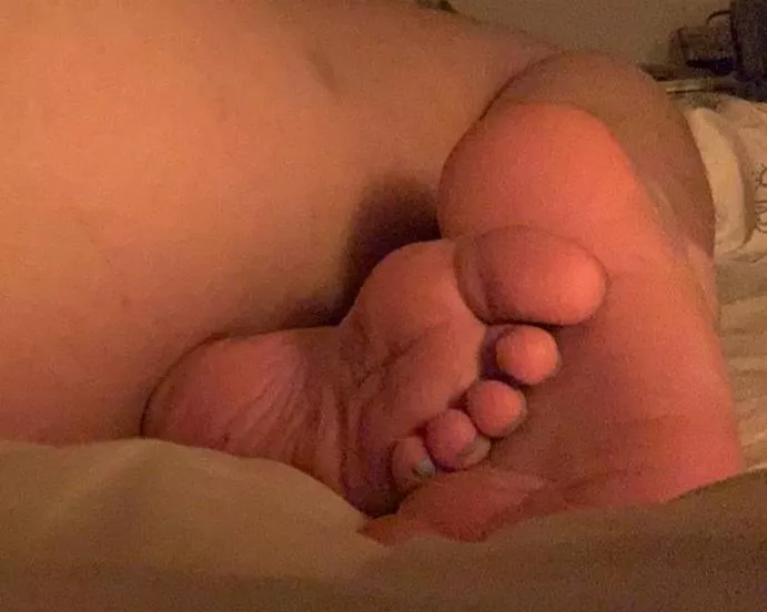 Who wants to play? DM ME💜😈