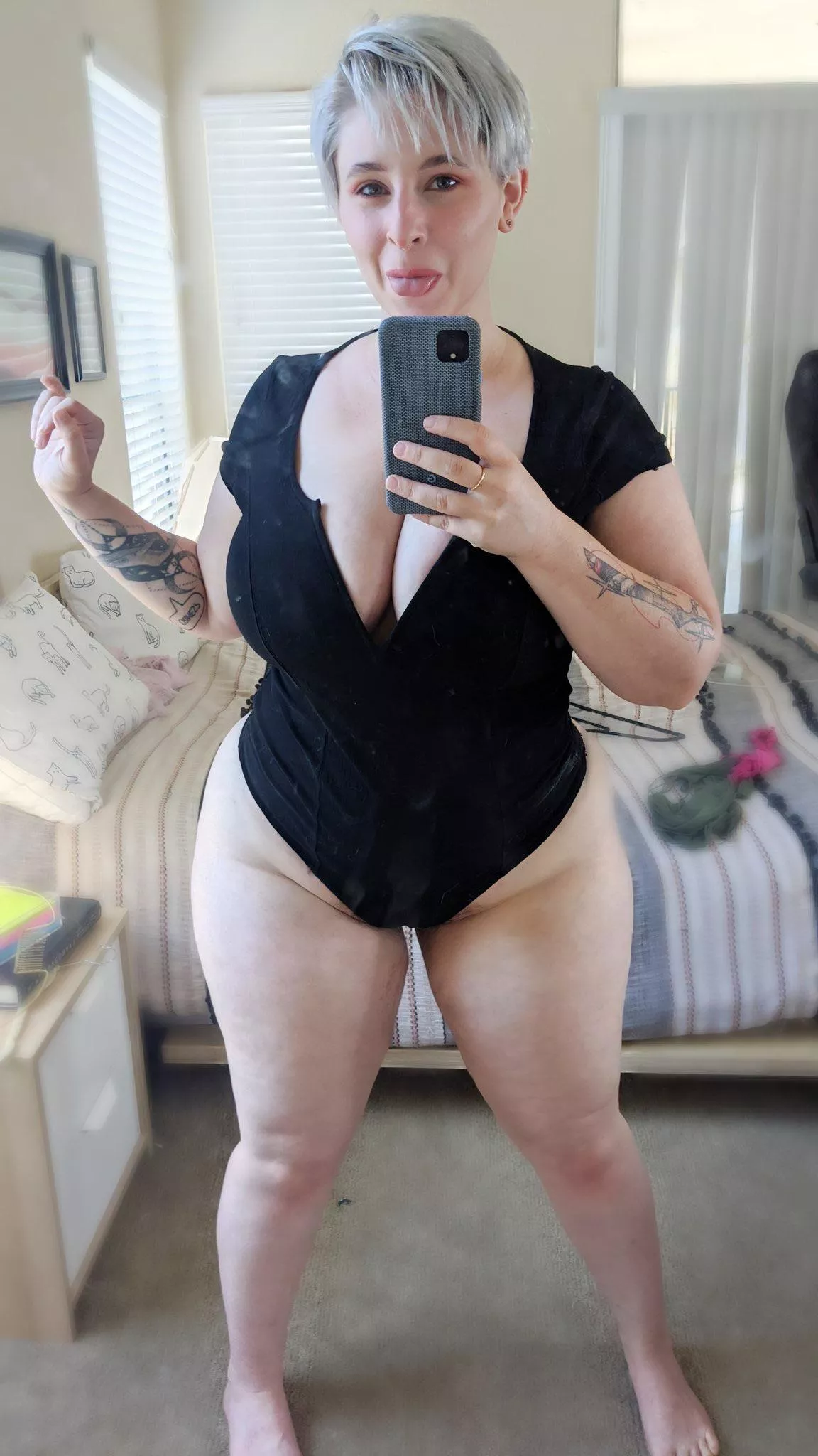 You’re only allowed to upvote this if you want mommy to give you orders [domme]