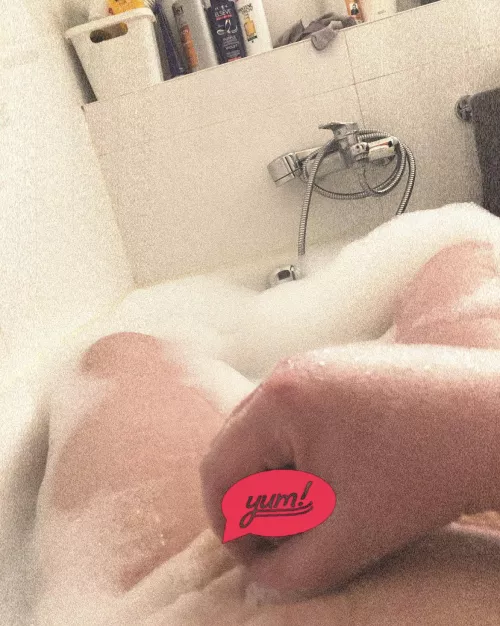 Yum 🥰☺️ Who want Take a bath 🔥