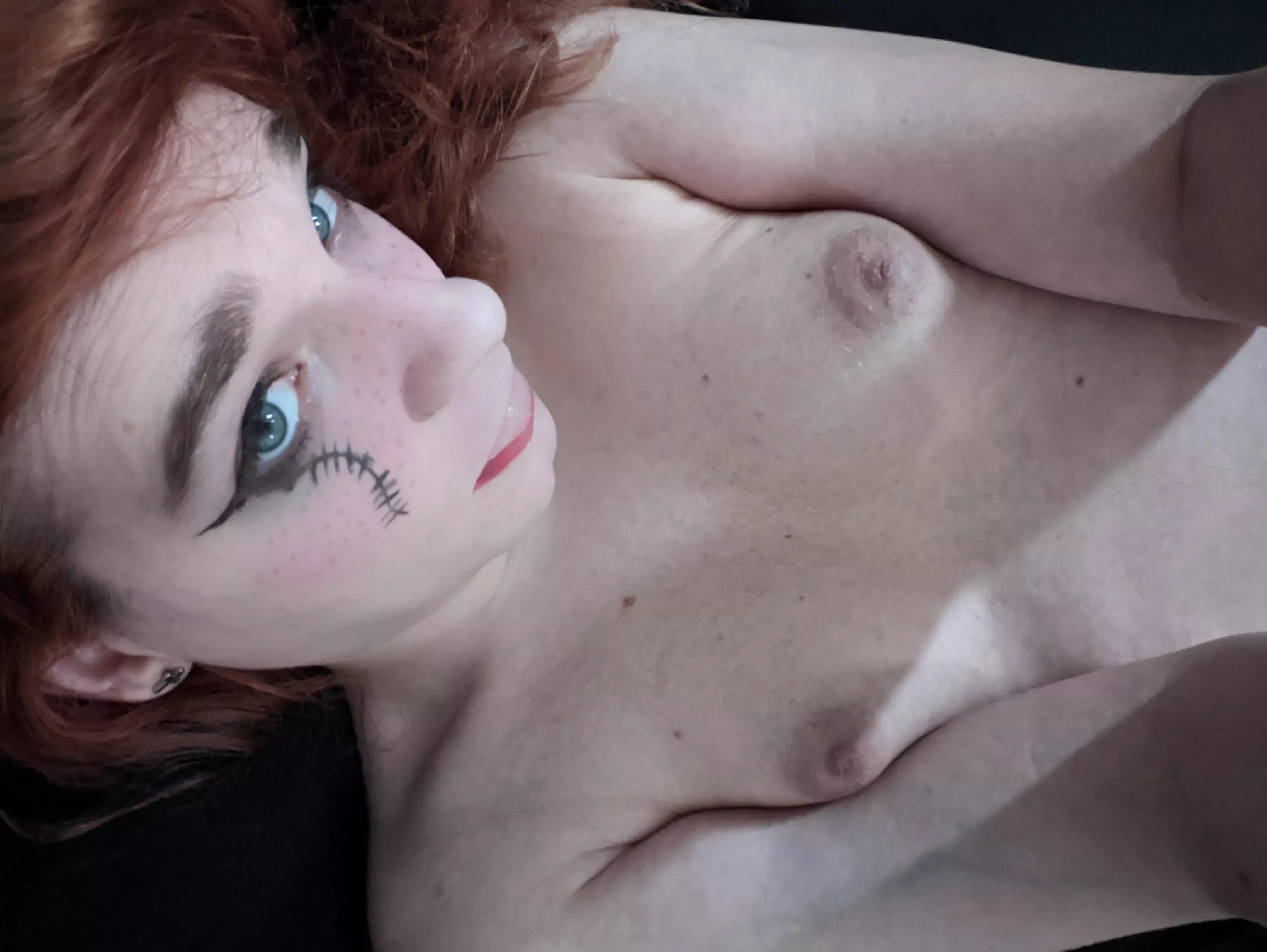 All this picture is missing is your cum on me ;P