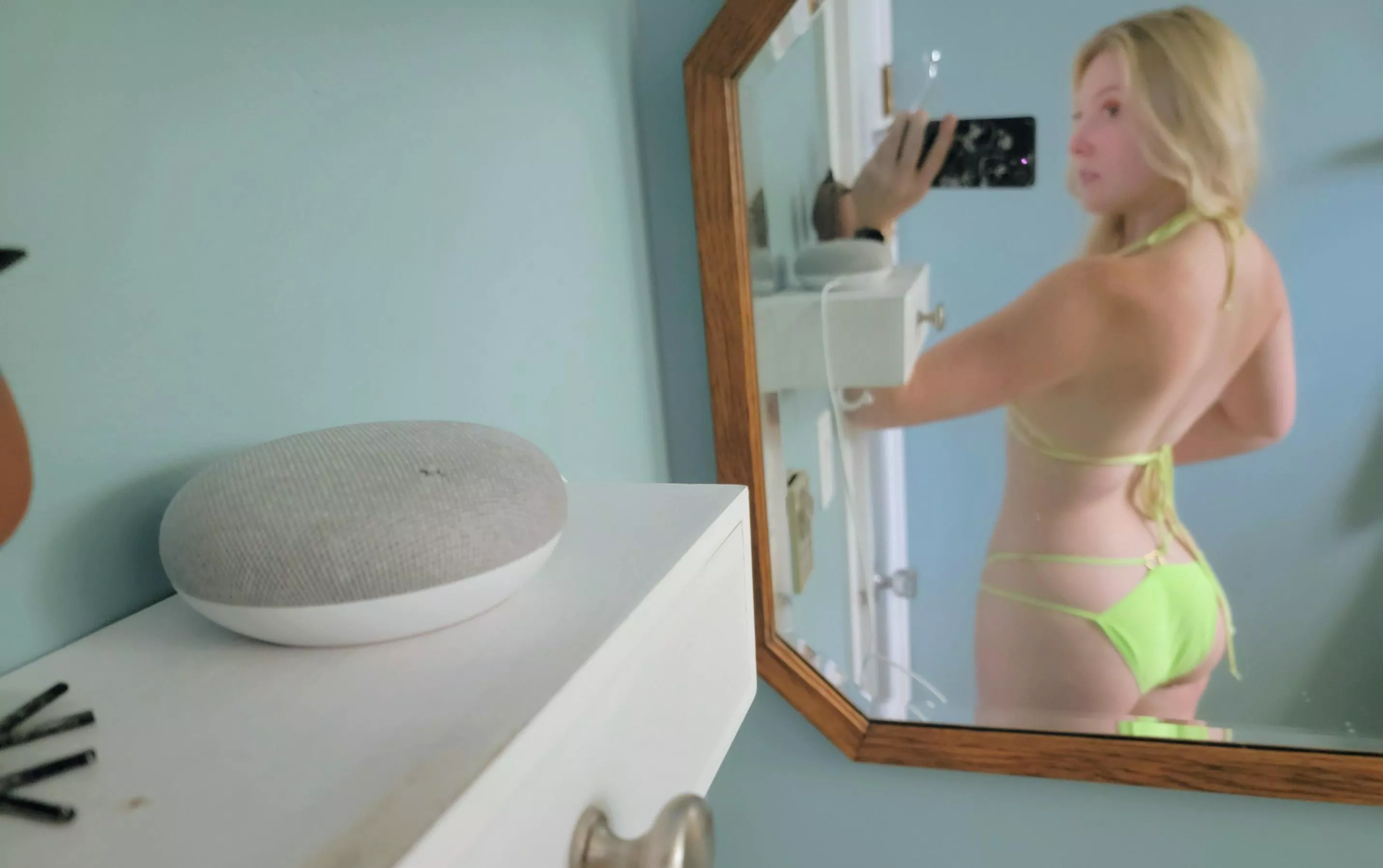 Being Canadian means beach days are almost at an end 😥 Do you live somewhere that you can go to the beach all winter long? If so, where??