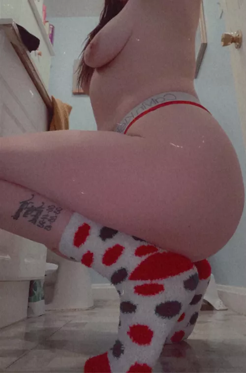 Can’t go wrong with polka dots 24F