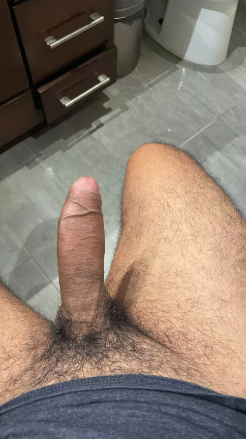 Hairy legs + hairy dick