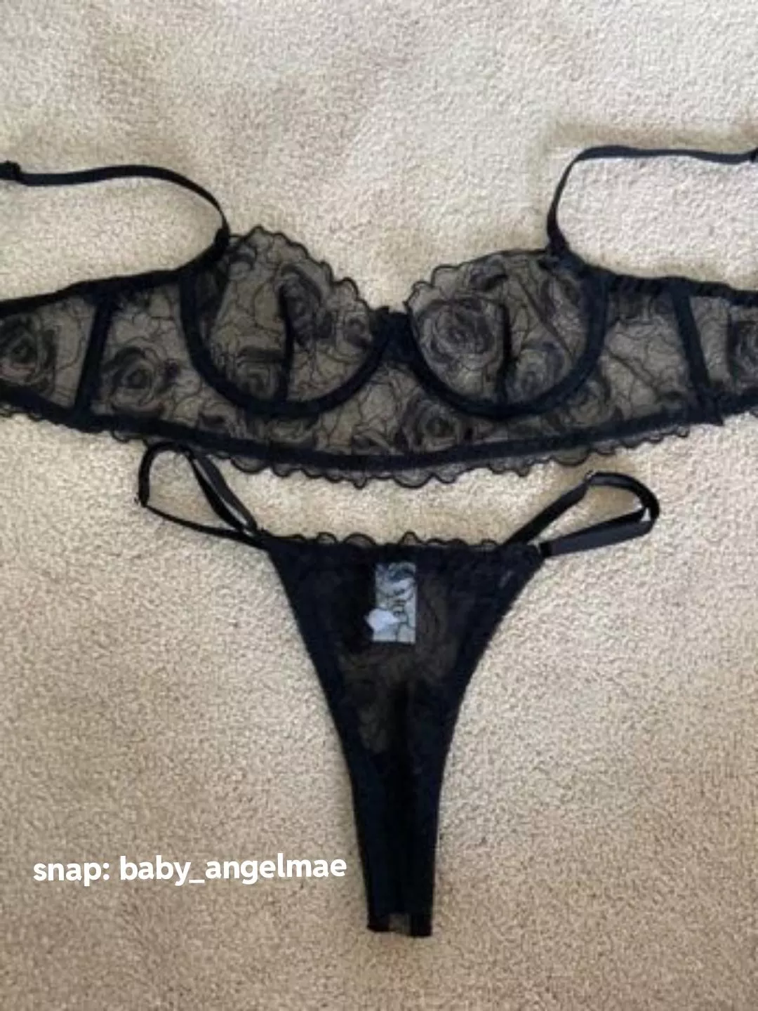 Hi, I'm Angel Mae, 22. Legit seller. I do verify. These are my charges for the following services. --------- S E X T I N G R A T E S --------- EXECUTIVE $25/day - Sexting, exchanges of snap DELUXE $30/day - Sexting, exchanges of snaps, video and audio c