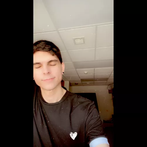 hope your day is going well ✨ ready to be home and gaming