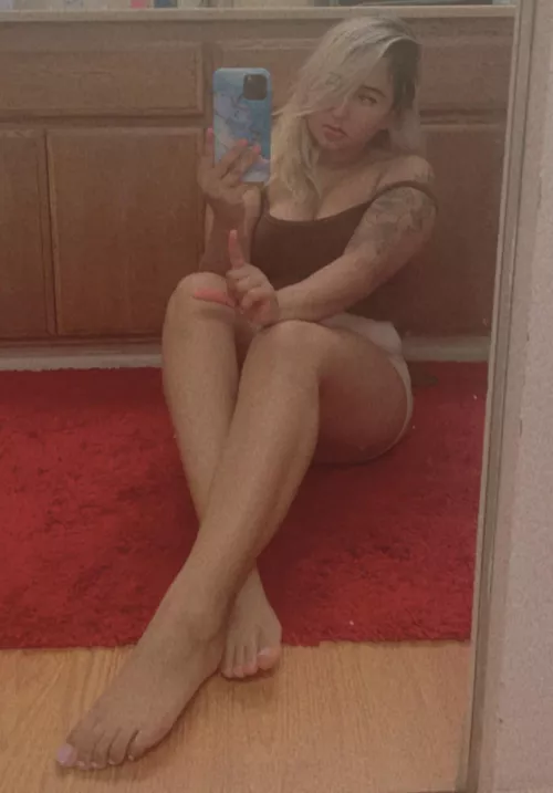 I don’t think you can resist my beautiful kept toes. They like to get dirty on special occasions as well😈💦 feel free to DM me