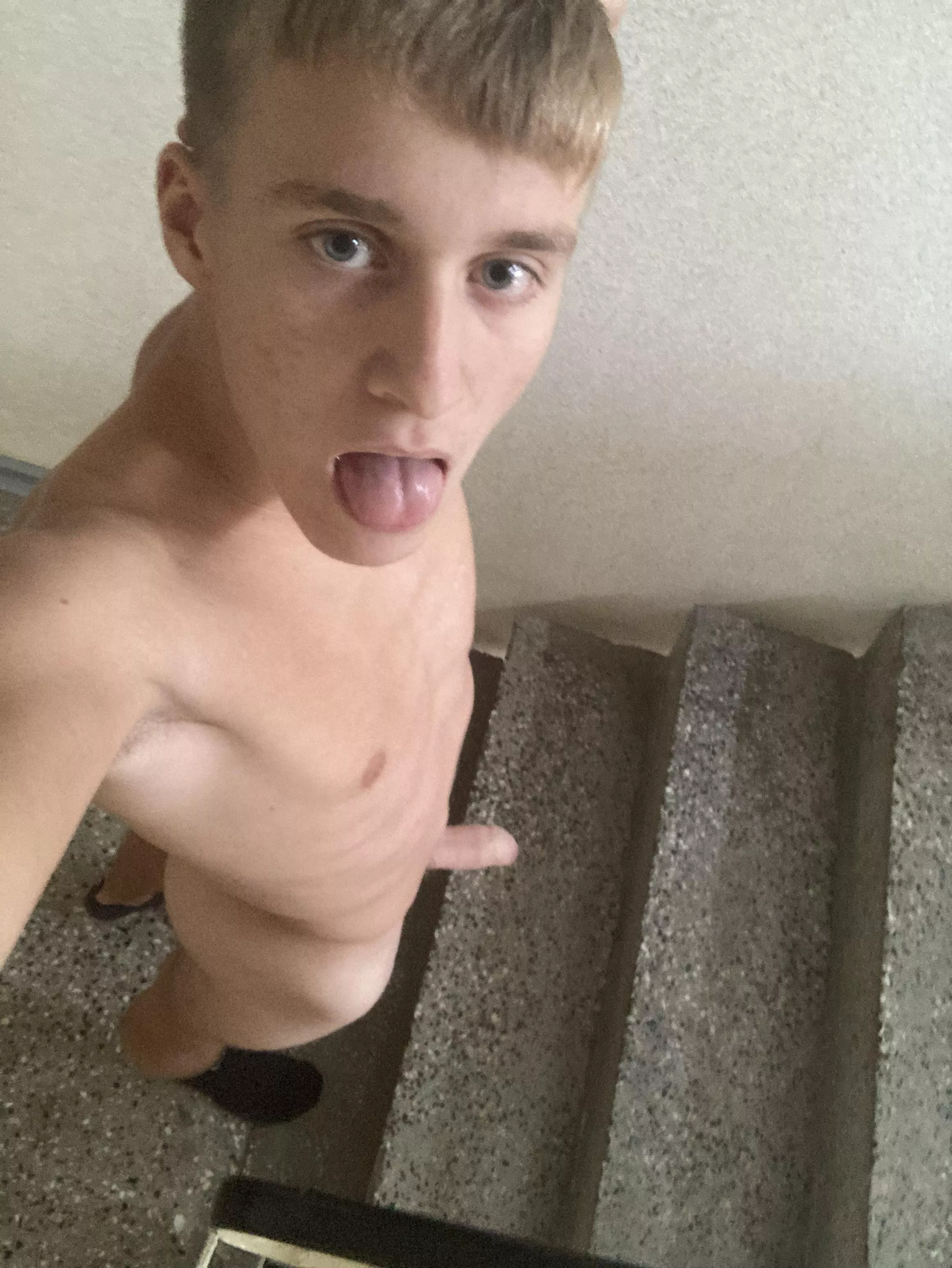 Imagine my family scrolls trough reddit and see this 😭