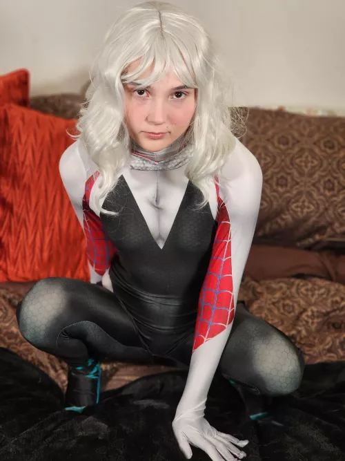 me trying spider Gwen