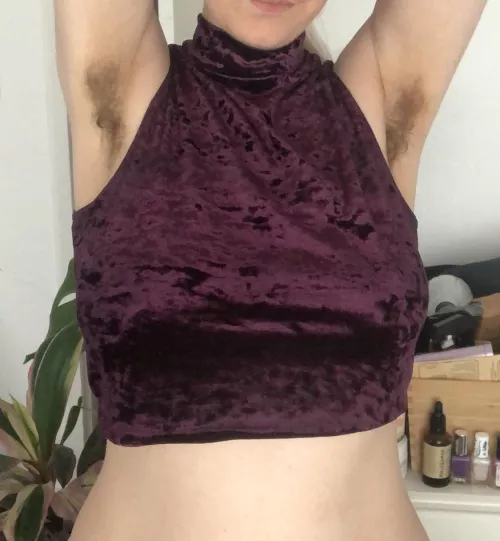 Probably the bushiest pits you’ll see today 👅