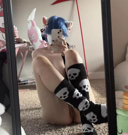 this lil kitty wants a good breeding