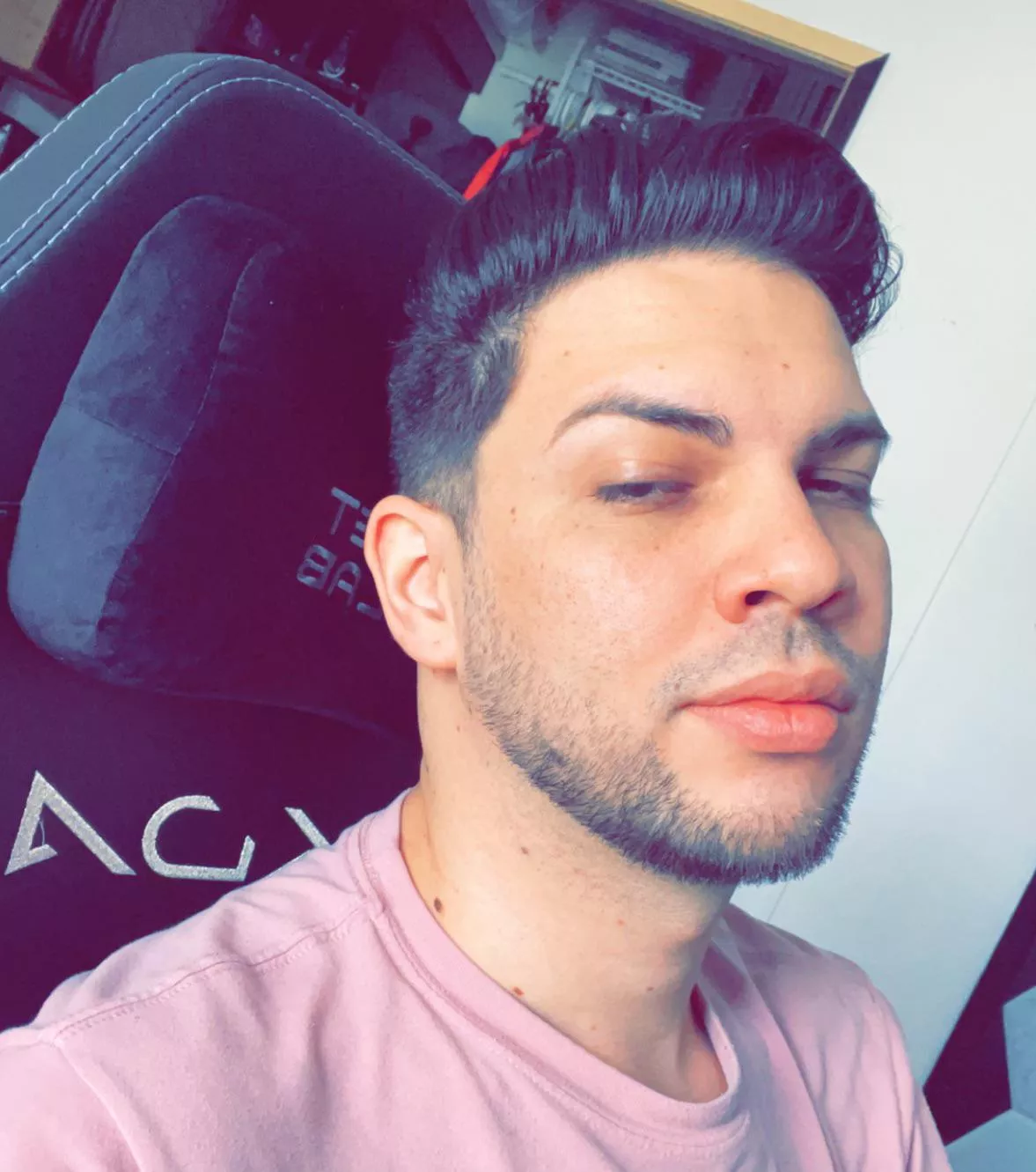 Anyone up for some ARAMs? Some League buddies would be nice (: I apologize for the rbf.