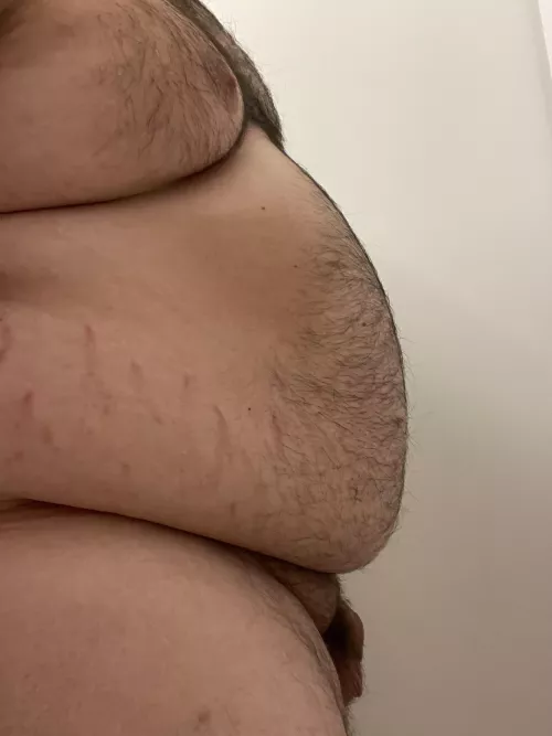 Anyone want to come wake up this tiny cock? Dm what you’d do to it 😉