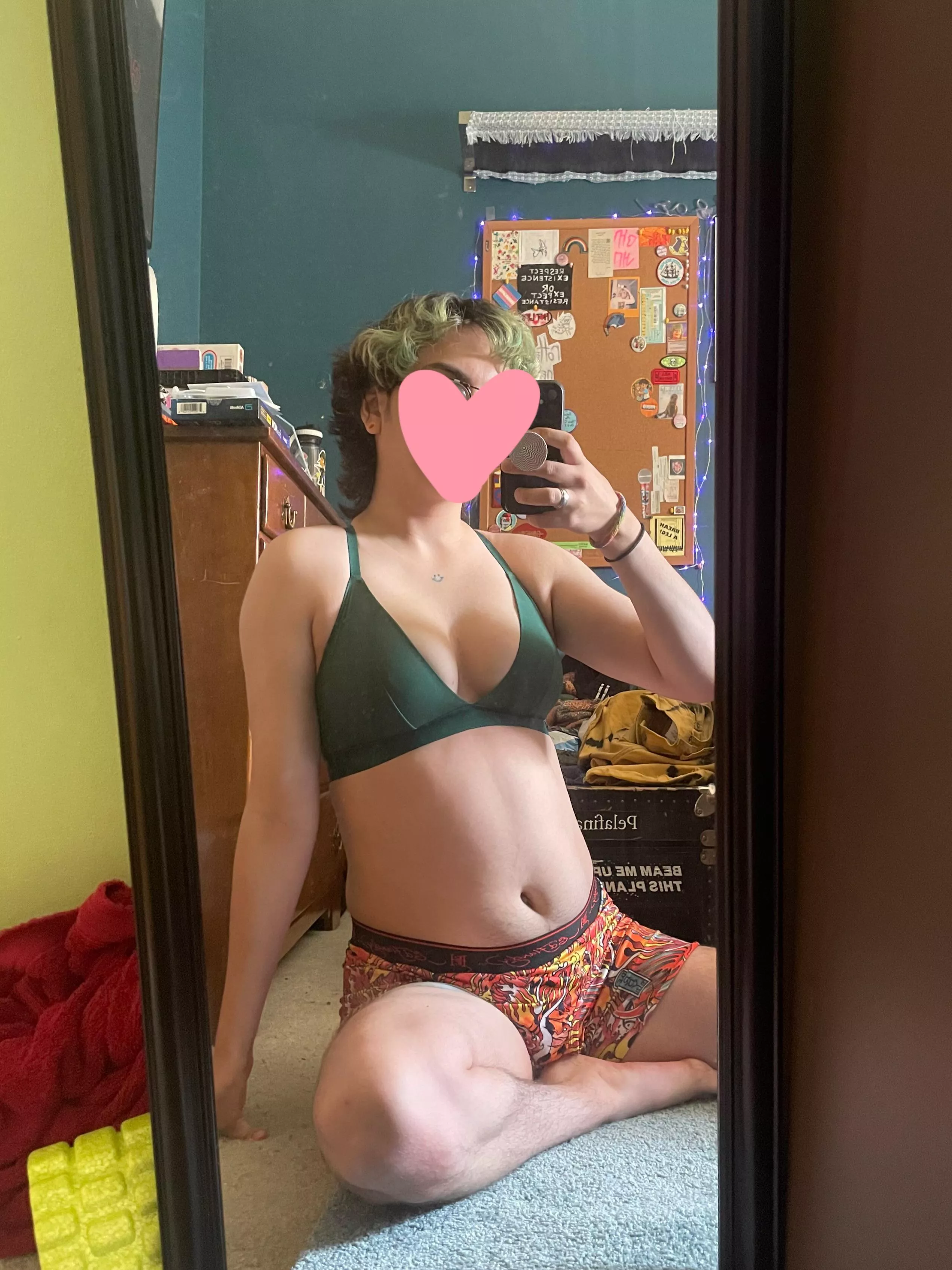 boi in a bra [ftm, any pronouns💘]