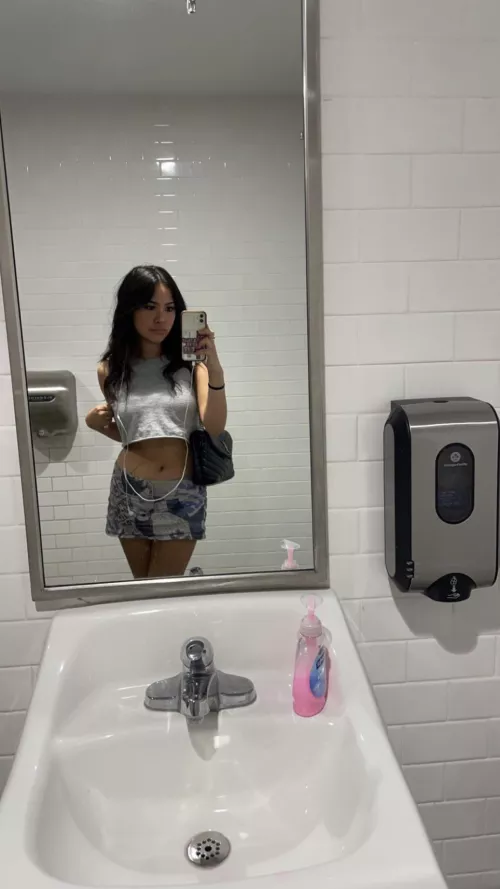 Fits like this would be ruined by a bra lol 18f