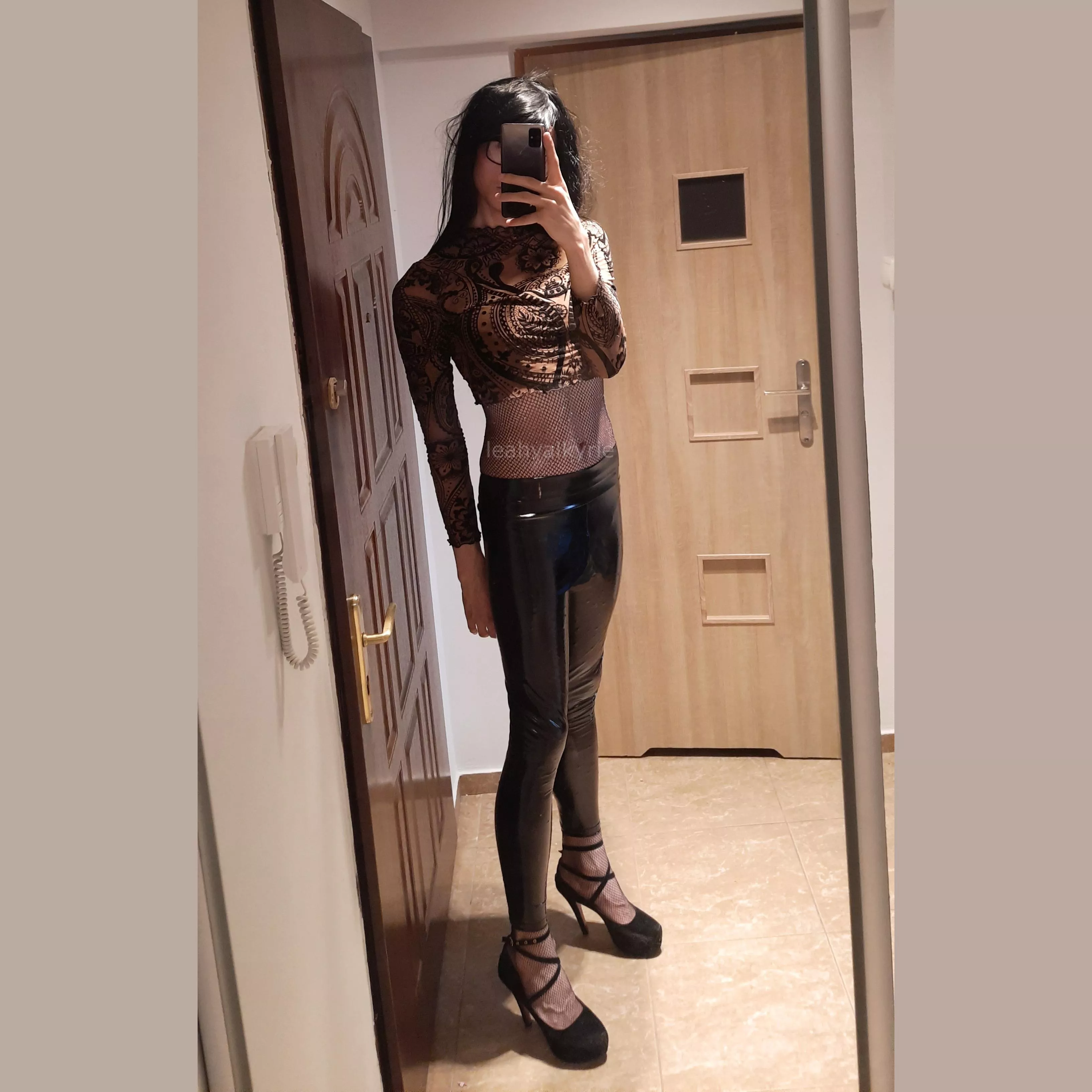 Hi (say it back if you are not scared and would like to date with me)