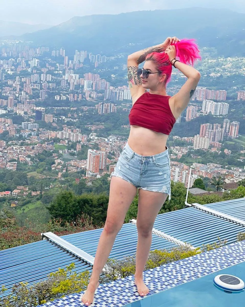 I just wanna be a useless set of holes for you to get off in