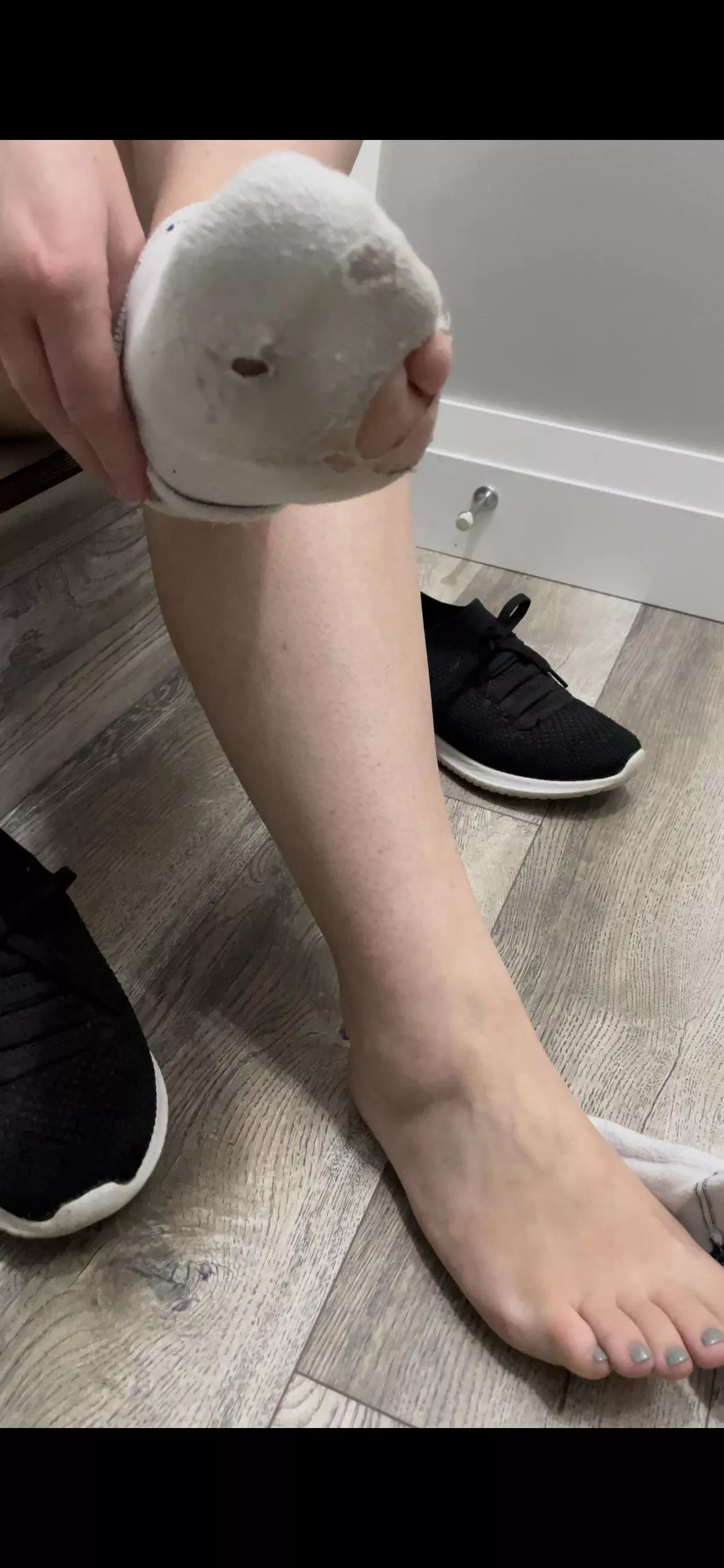 I think it’s time to get new gym socks… How stinky do you think these are? 🙈😉